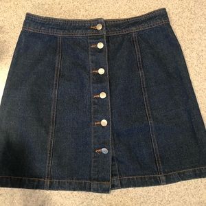 Button up denim skirt.